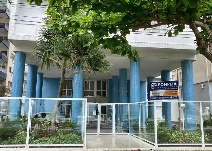 Lindo Apartamento Com Varanda Frente Para O Mar!! Acomoda Ate 8 Adultos E 2 Criancas! 2 Vagas De Garagem E Servicos De Praia! Guarujá